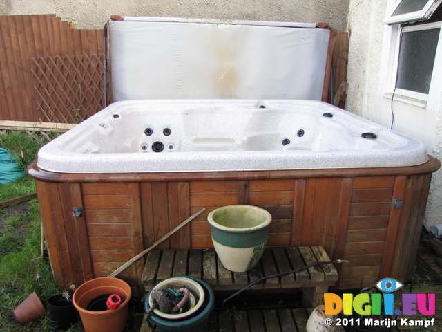 SX21155 Second hand hot tub for sale